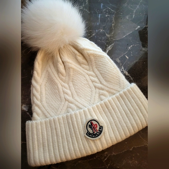 Moncler Winter White Beanie Hat Unisex - Picture 1 of 3